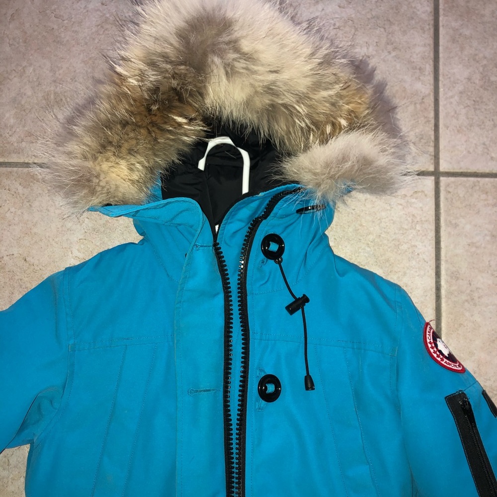 Authentic Canada Goose Montebello Parka - Picture 16 of 16